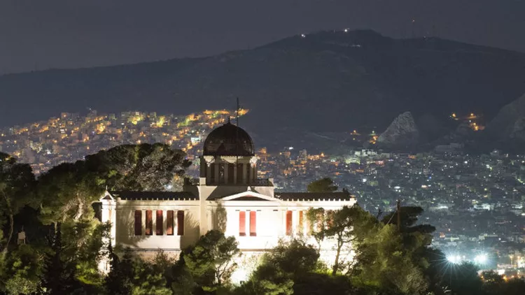 Απολαύστε πανσέληνο και μερική έκλειψη στο Αστεροσκοπείο 