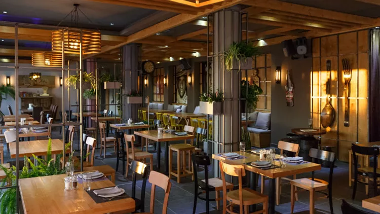 Βραδιές γνωριμίας με τη μοντέρνα ελληνική κουζίνα στο «Yiamas» 