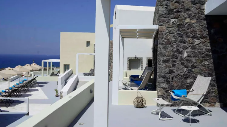 To «Aplai Dome» έρχεται στη Σαντορίνη