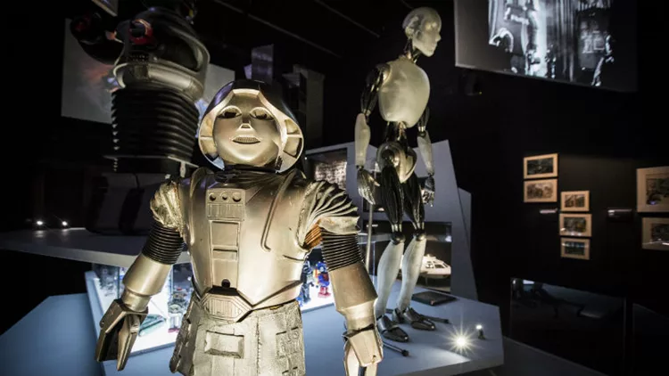 9 (τουλάχιστον) λόγοι για να επιβιβαστείς στο διαστημόπλοιο της Στέγης