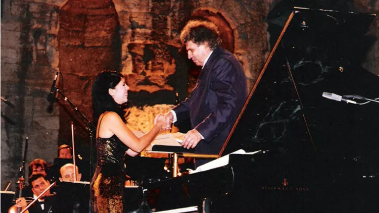 Ο Κρητικός, ο Έλληνας, ο Οικουμενικός Μίκης Θεοδωράκης