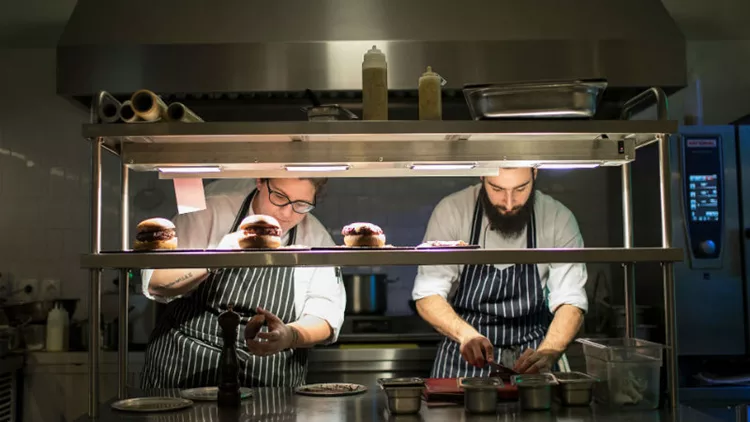 «Beef» στο Bios