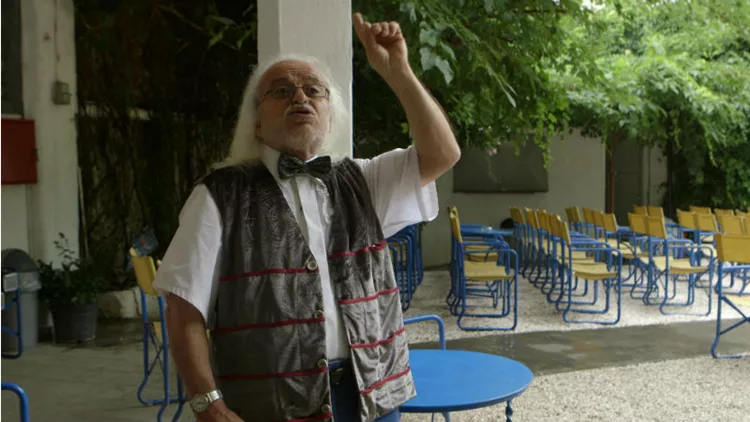 Τα επόμενα «Στέκια» σου είναι το αναψυκτήριο και το κομμωτήριο