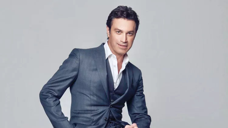 Ο Μάριος Φραγκούλης μιλάει για τις εορταστικές συναυλίες του