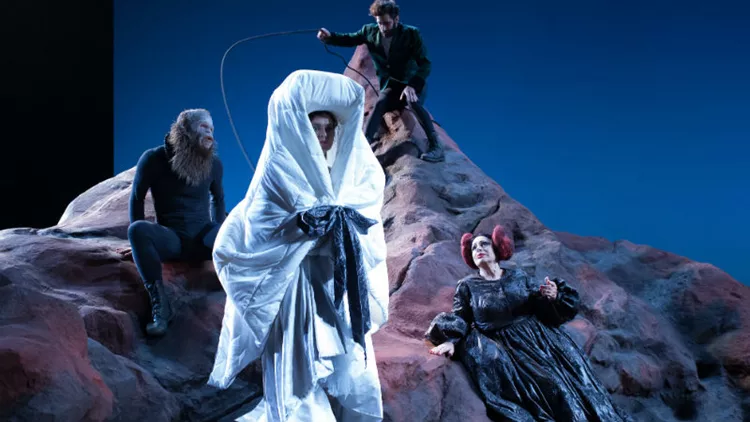 Αυτές τις παραστάσεις μπορείτε να δείτε με τους αγγλόφωνους φίλους σας