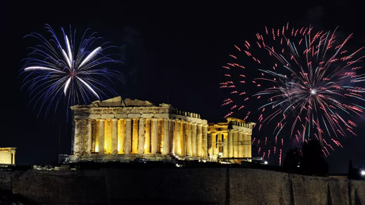 Η Αθήνα υποδέχεται το νέο έτος με μια βραδιά-υπερθέαμα