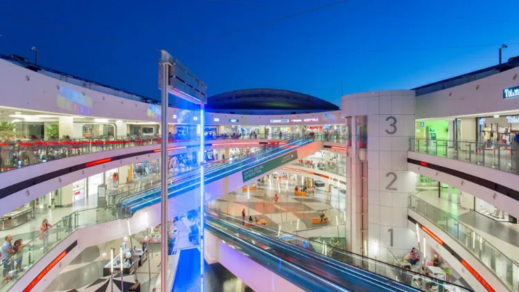 Φέτος τις Απόκριες βάζουμε ρότα για mall 