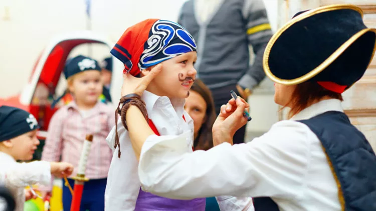 8 αφορμές για μασκαρέματα μέχρι την Καθαρά Δευτέρα