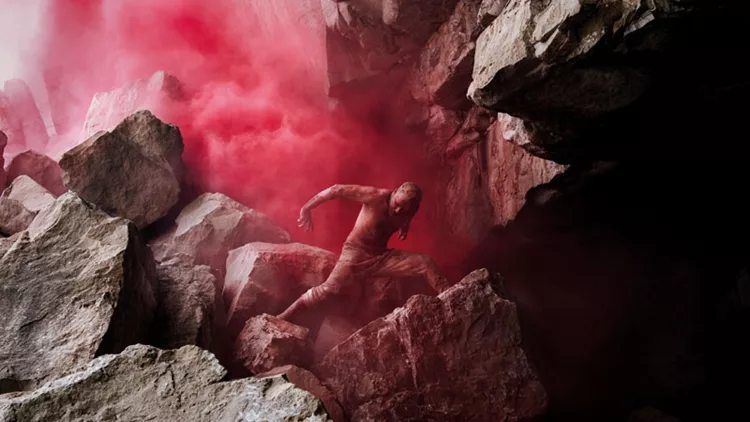 Ο Άκραμ Καν στο τελευταίο μεγάλο χορευτικό του σόλο