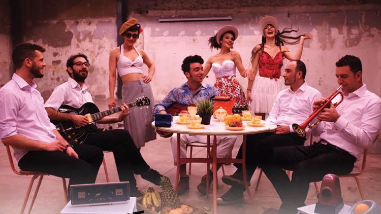 Athens Calling: 16 ματιές στην πόλη