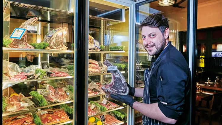 Στο «Lykos Steak House» η κρεατοφαγία έχει ελληνικό DNA