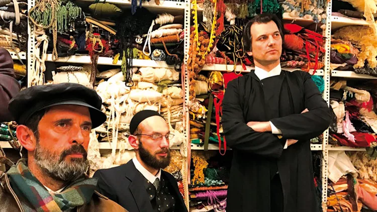 2 παραστάσεις με άρωμα εποχής