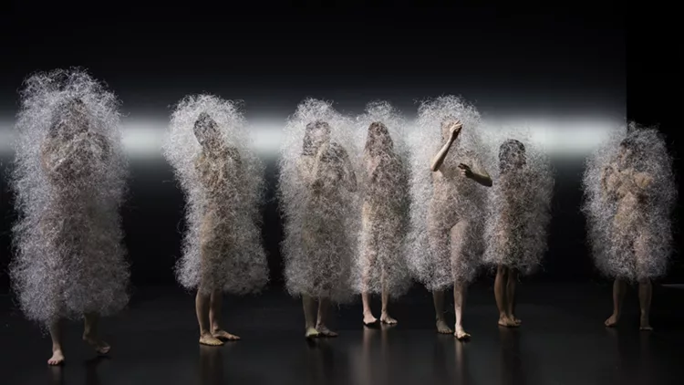 Σάσα Βαλτς: Η Βερολινέζα που εμπνέεται από την Ελευσίνα 