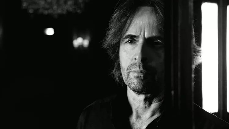 Το «Film Noir» του Βασίλη Λέκκα έχει πολλά χρώματα και αισθήματα