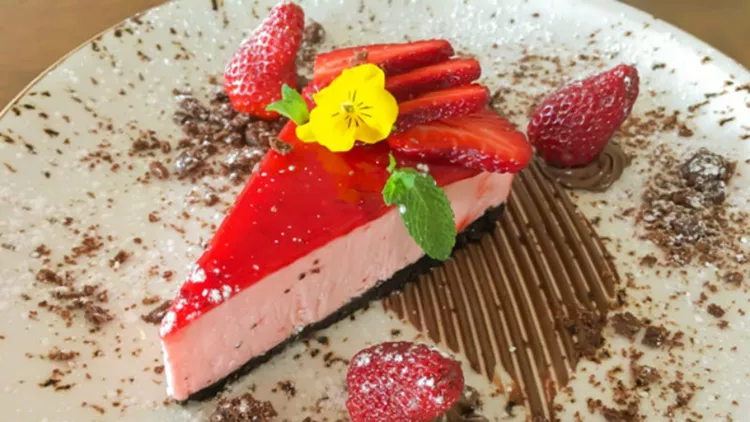 Πέντε συναντήσεις φράουλας και σοκολάτας