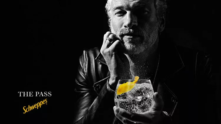 Ο νέος διαγωνισμός THE PASS by Schweppes σε πάει «Άμλετ»