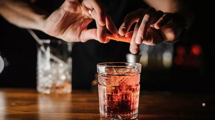 Στο Negroni Week θα τα πιούμε για καλό σκοπό
