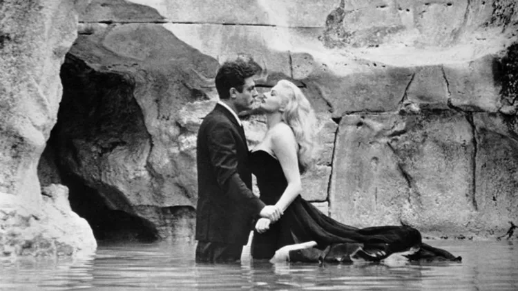 Η Cinecitta στην οδό Αμερικής