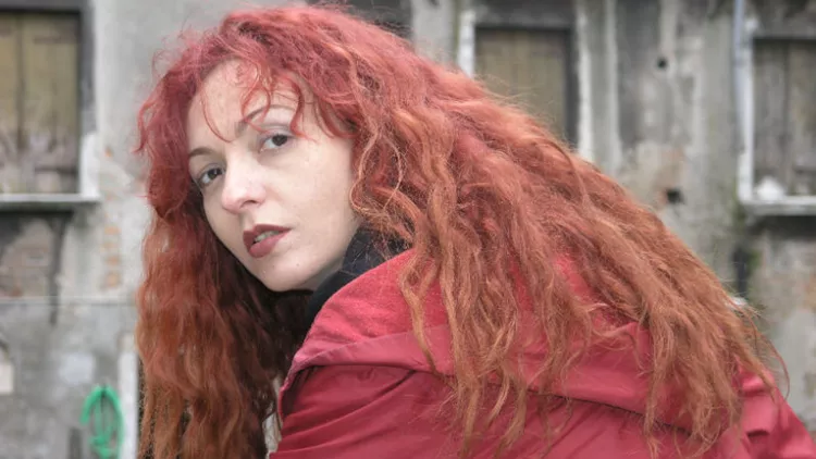 Η Φρόσω Λύτρα μας μιλά για το πιο διάσημο βαμπίρ