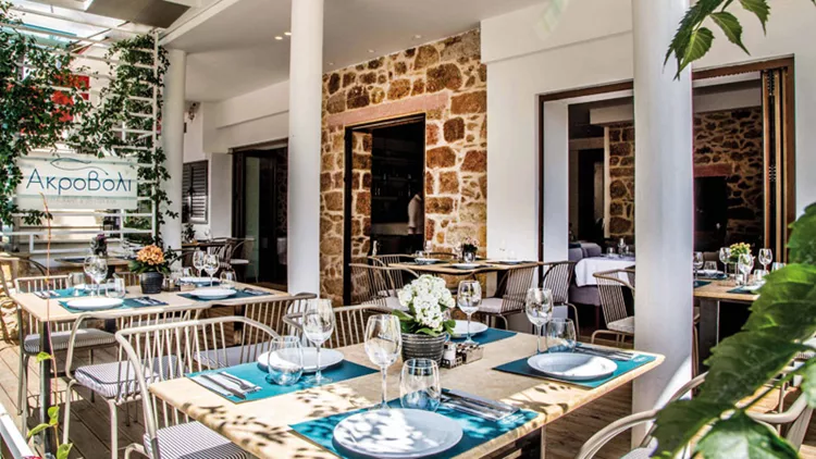 Ψαροφαγία με τη Βούλα σε μία κομψή μονοκατοικία