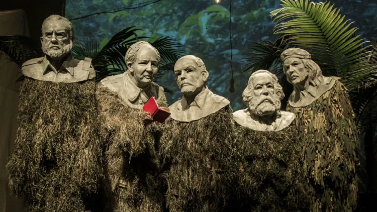 Τι ζητούν ο Τσε, ο Μάο και ο Λένιν στην Πειραιώς;