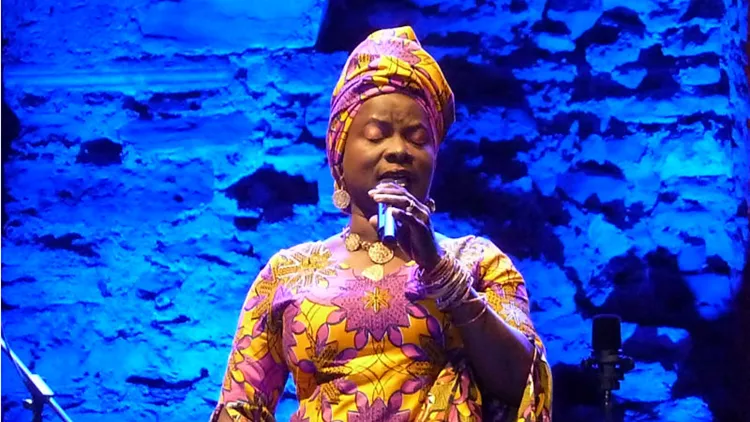 Η Angelique Kidjo ξεσήκωσε τη Σάνη
