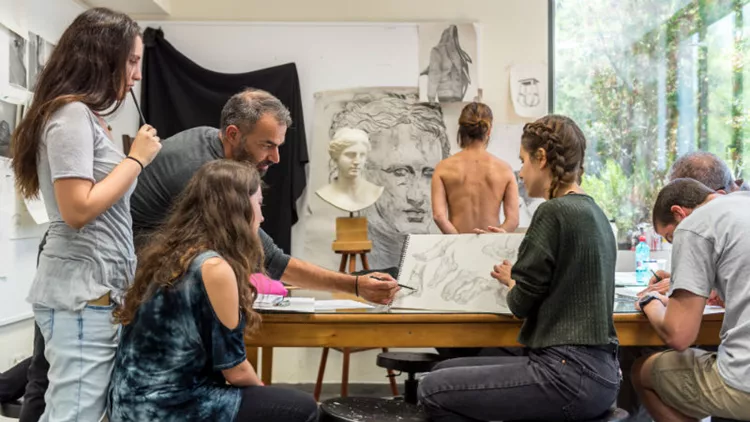 Πόσο εύκολο είναι να εργαστείς ως καλλιτέχνης σήμερα;