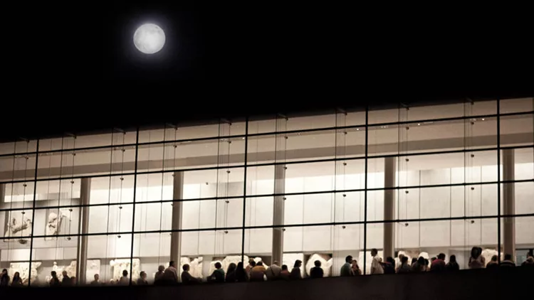 Η αυγουστιάτικη πανσέληνος έρχεται με άπλετο άρωμα πολιτισμού