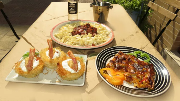 «Ουζερί του Λάκη»: ψαρο-φάση στον πεζόδρομο