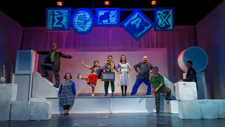 Πόσες ιστορίες χωράνε μέσα σε μια βαλίτσα;