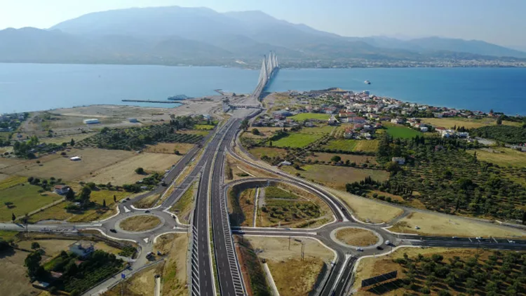 Θα κάνουν οι νέοι δρόμοι την Ελλάδα παράδεισο του road trip;