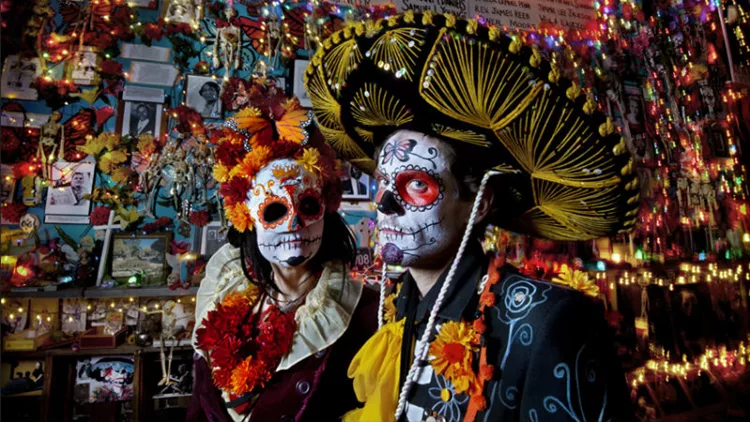 Η Ημέρα των Νεκρών «ζωντανεύει» στο κέντρο της Αθήνας