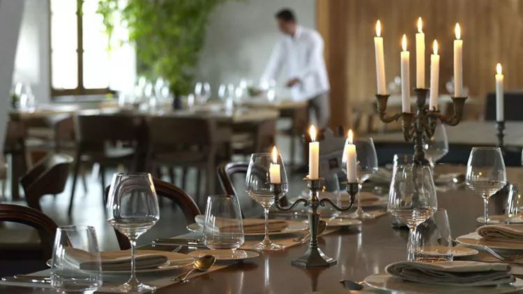 Τα Χριστούγεννα έρχονται νωρίς στο «Kinsterna» της Μονεμβασιάς