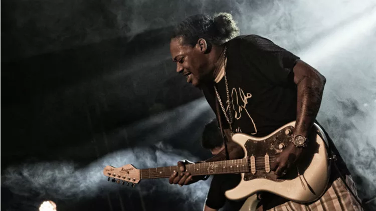 Eric Gales: «Αυτό που θυμάμαι είναι η έντονη ενέργεια του κοινού»!