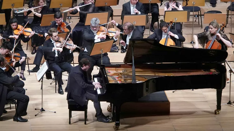 Μεθυστικές εμφανίσεις Εθνικής Ορχήστρας Ρωσίας και Φιλαρμονικής Λονδίνου στο Μέγαρο