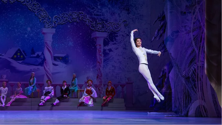 Εσύ πήγες Christmas Theater;