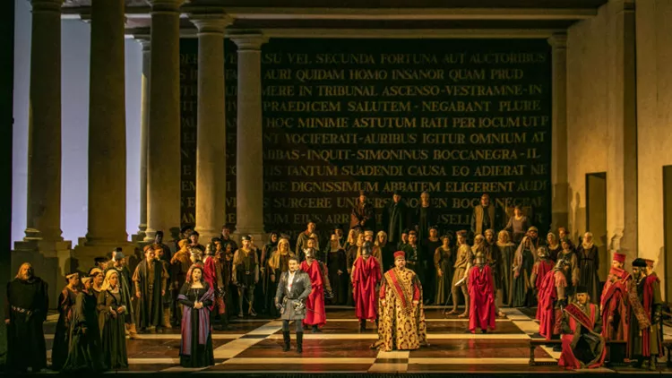 «Σιμόν Μποκκανέγκρα»: εικαστική και φωνητική πανδαισία