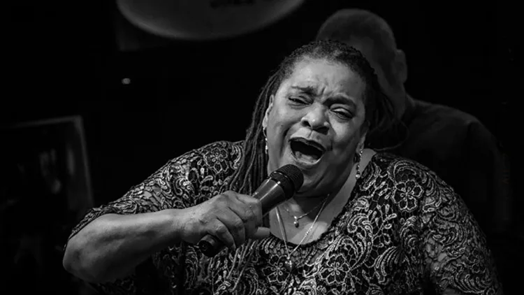 Νύχτες Chicago Blues στο «Half Note» με την Angela Brown