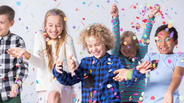 Αυτό το Σαββατοκύριακο ξεκινάει με επιστήμη και τελειώνει με χορευτικό πάρτι