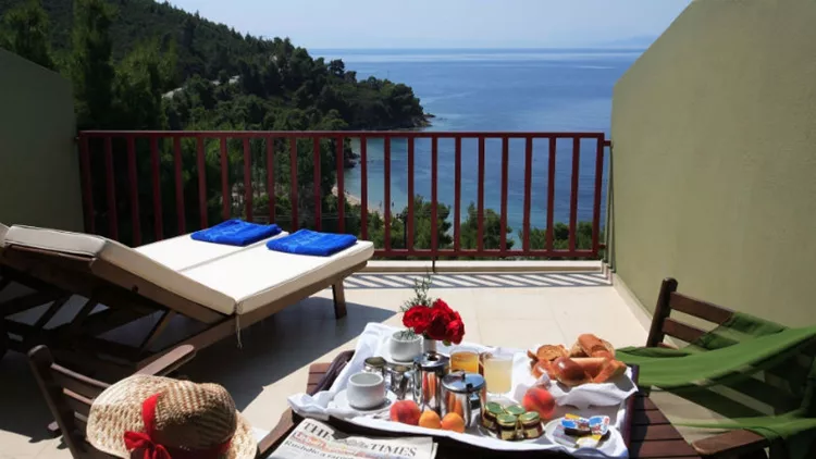 Πάσχα στη Σκιάθο του Παπαδιαμάντη με όλες τις ανέσεις