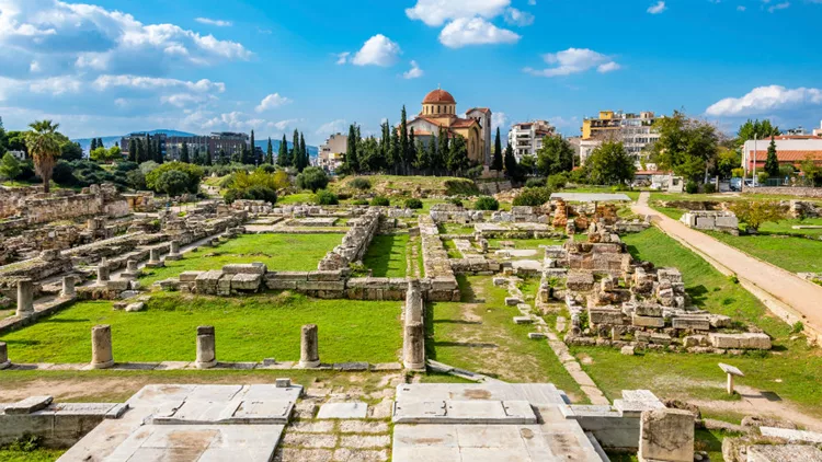Ένας περίπατος στα μνημεία της Πλάκας