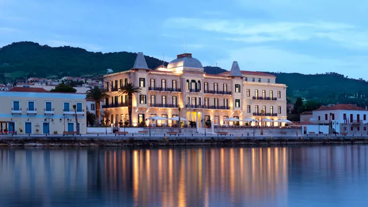 Εορταστική χρονιά εγκαινιάζει το Poseidonion Grand Hotel