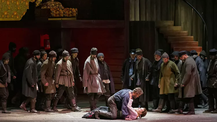 Δυνατές εντυπώσεις από την μουσικά και εικαστικά συναρπαστική «Λαίδη Μάκβεθ του Μτσενσκ»