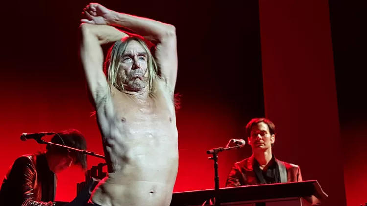 O Iggy Pop είναι μια ζωντανή ροκ ιστορία