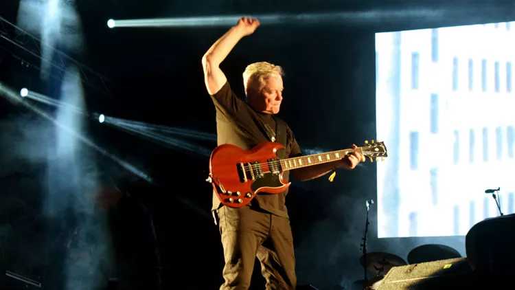 80’s νοσταλγία με New Order και Johnny Marr στην Πλατεία Νερού