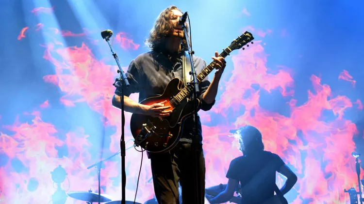 Ο Hozier συγκέντρωσε τους εικοσάχρονους μουσικόφιλους στην Πλατεία Νερού