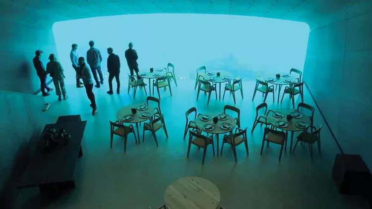 Δείπνο στο πρώτο υποβρύχιο εστιατόριο της Ευρώπης