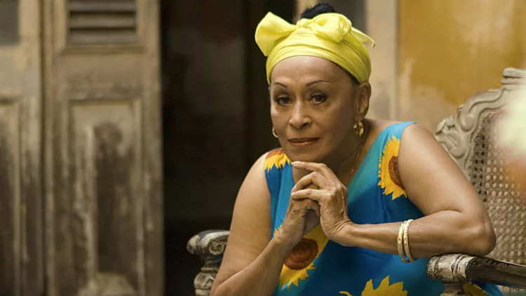 Η Omara Portuondo εξακολουθεί να συγκλονίζει