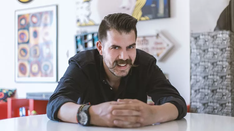 Πού συναντιούνται ο Λευτέρης Ελευθερίου, οι String Demons και ο Ηλίας Καρελλάς;