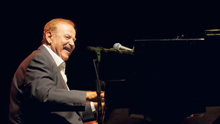 Λίγα λόγια για τον Γιάννη Σπανό